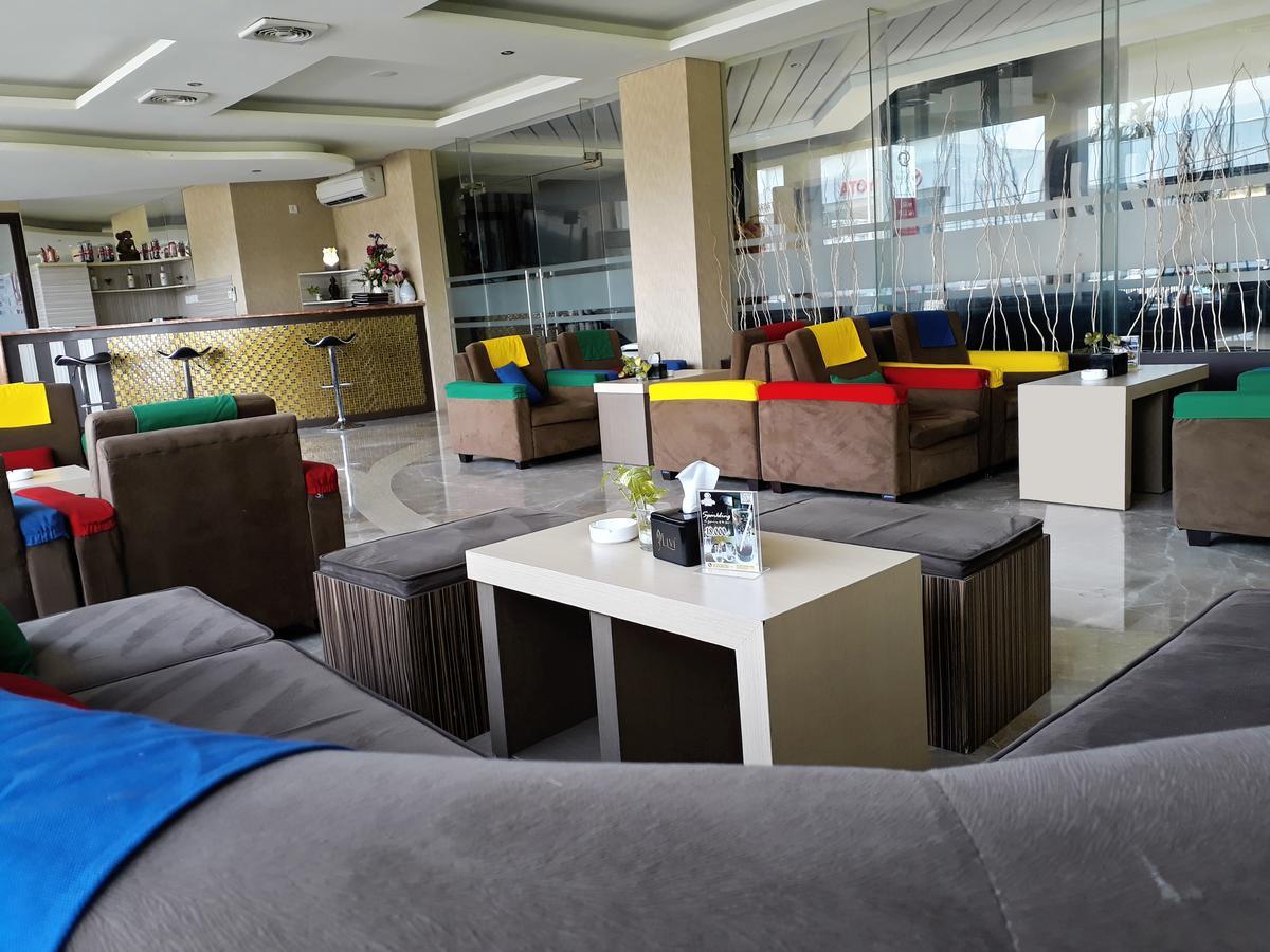 Grand Parama Hotel Tanjung Redep Ngoại thất bức ảnh