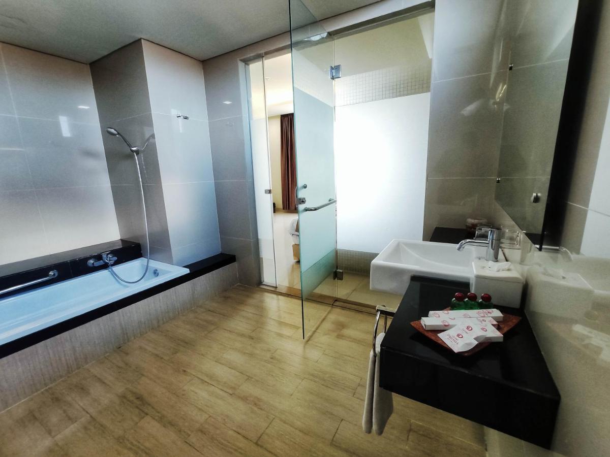 Grand Parama Hotel Tanjung Redep Ngoại thất bức ảnh